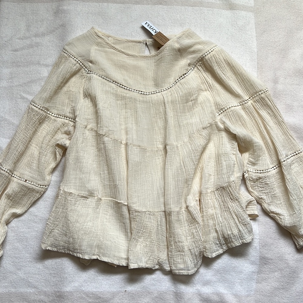 Kamakhyaa top off white up to 42” bust great for maternity